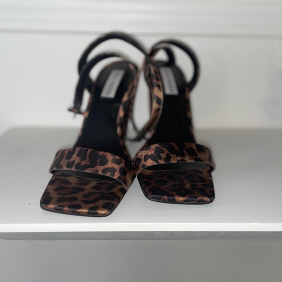 Steve Madden Leopard Print Wedge Heels
Size: 7.5 - Picture 2 of 4